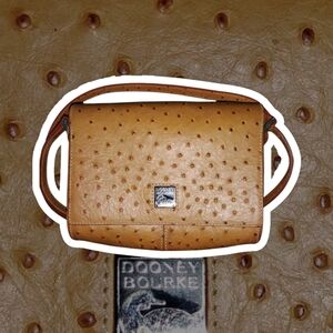 (NWOT) DOONEY & BOURKE® Ostrich Collection Binocular Crossbody Bag - Honey